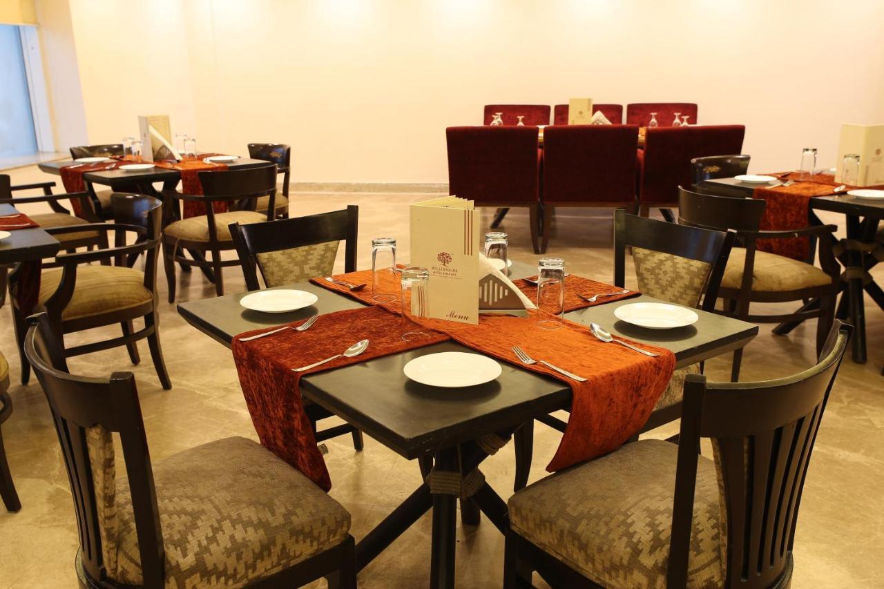 Tivoli Royal Palace Janauli Екстериор снимка